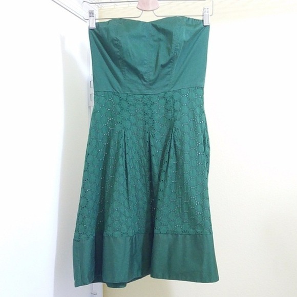 The Limited Dresses & Skirts - Strapless Green Eyelet Mini Dress - Size‎ 2